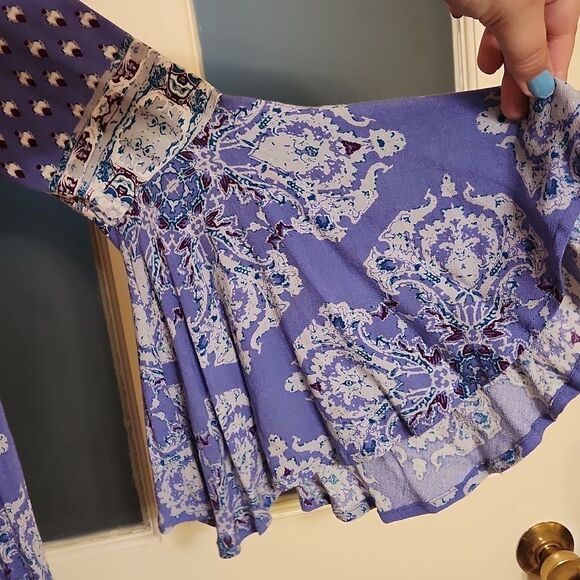 Free People Blue Boho Print Tunic Top w/ Flowy Sleeves & Buttons Size M - Picture 6 of 9
